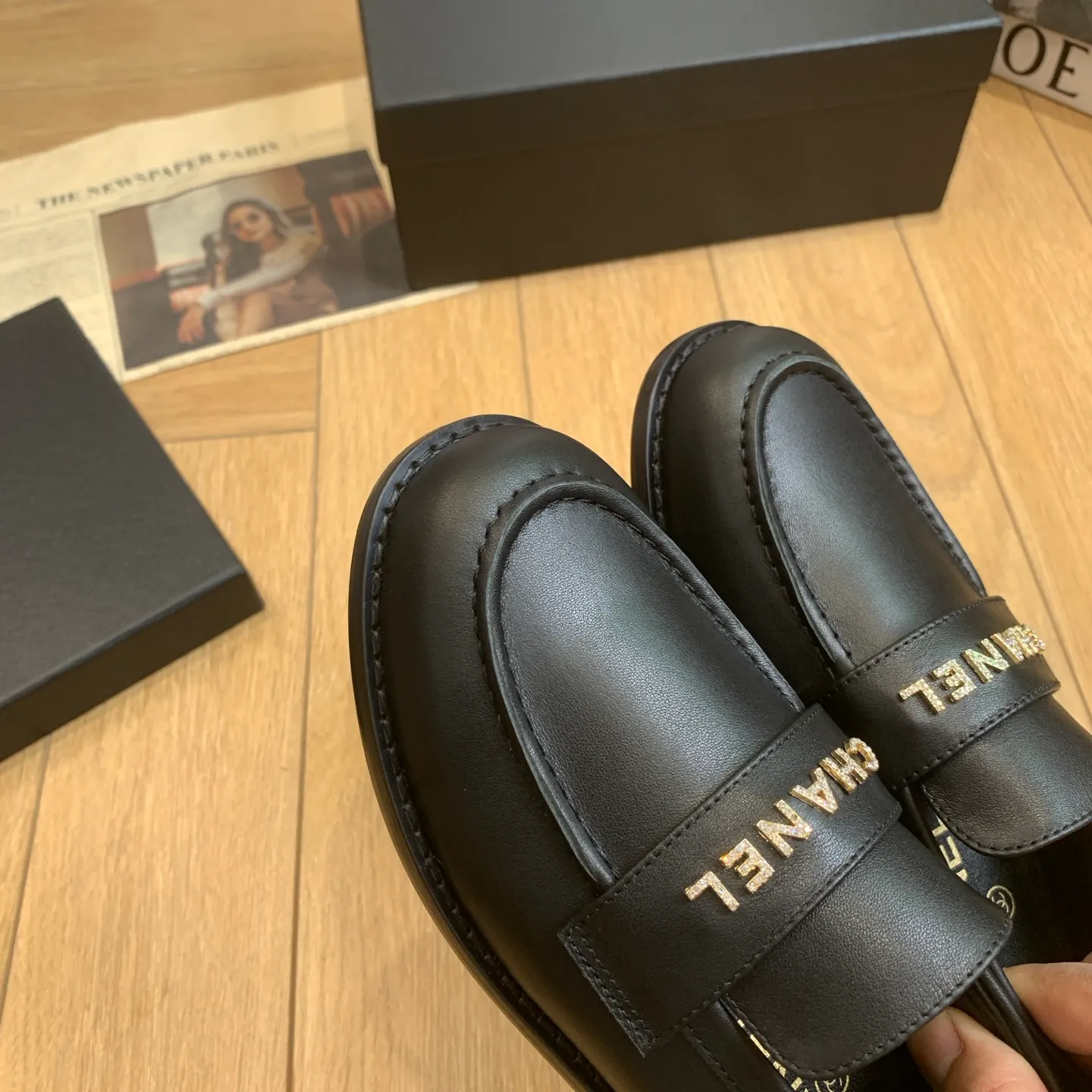 👟👟Ex-factory price 640👟👟 🍀2025 spring and summer new Chanel Chanel small diamond buckle monogram Loaf lazy half-slippers, which can be worn all year round. No matter when you wear them, they are very high-end and durable. When shopping, you can attract attention on the street! Easily travel between commuting and leisure occasions, becoming a carefree fashionable and elegant woman~ Upper: cowhide/butter Lining: lambskin Sole: Italian genuine leather outsole Size: 35-39 (40/41 customized, non-refundable and non-exchangeable 👉